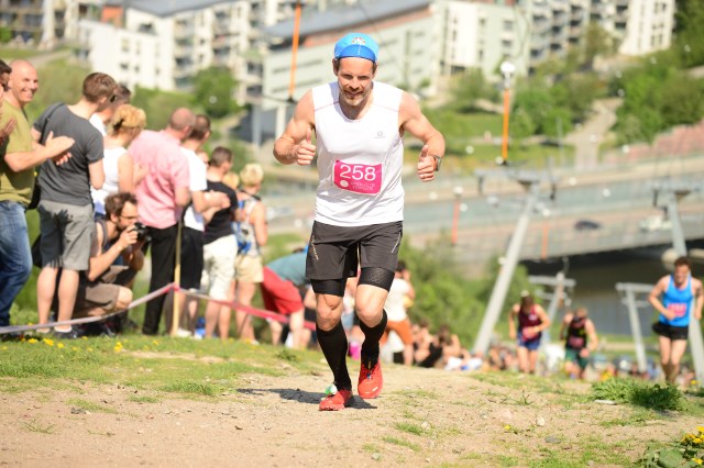 Backe 2. Blev glad av publiken och gjorde tummarna upp!:)