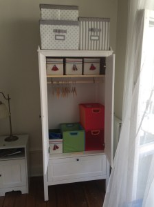 Barngarderoben på plats:-) Nu är det snart dags!:)