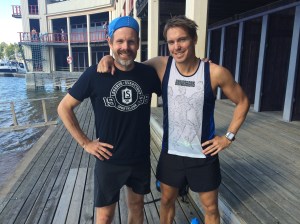 Esa och jag laddade vid havet.