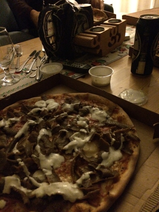 Hawaii med kebabkött och kebabsås.